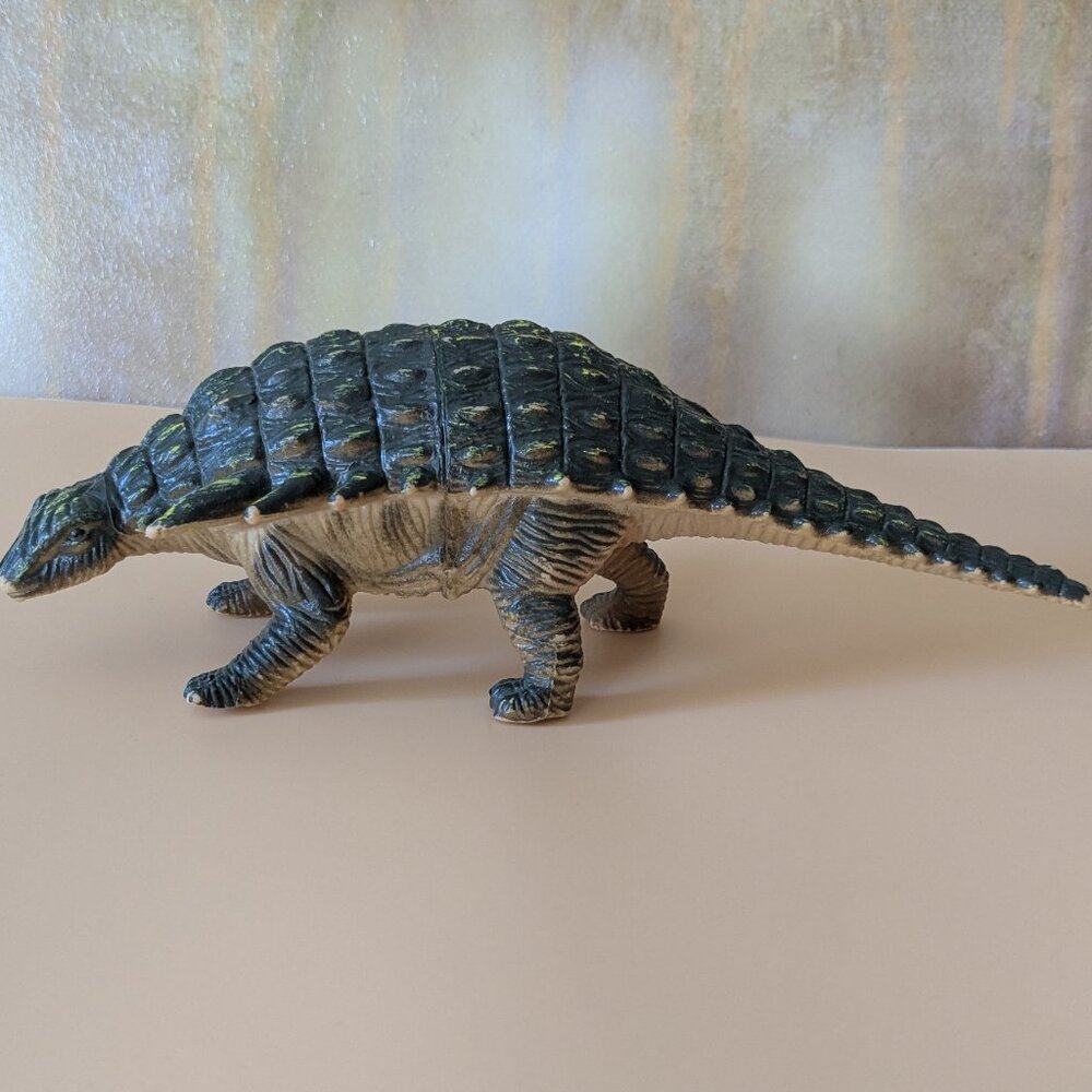 6 Toy Dinosaurs - Picture 15 of 16